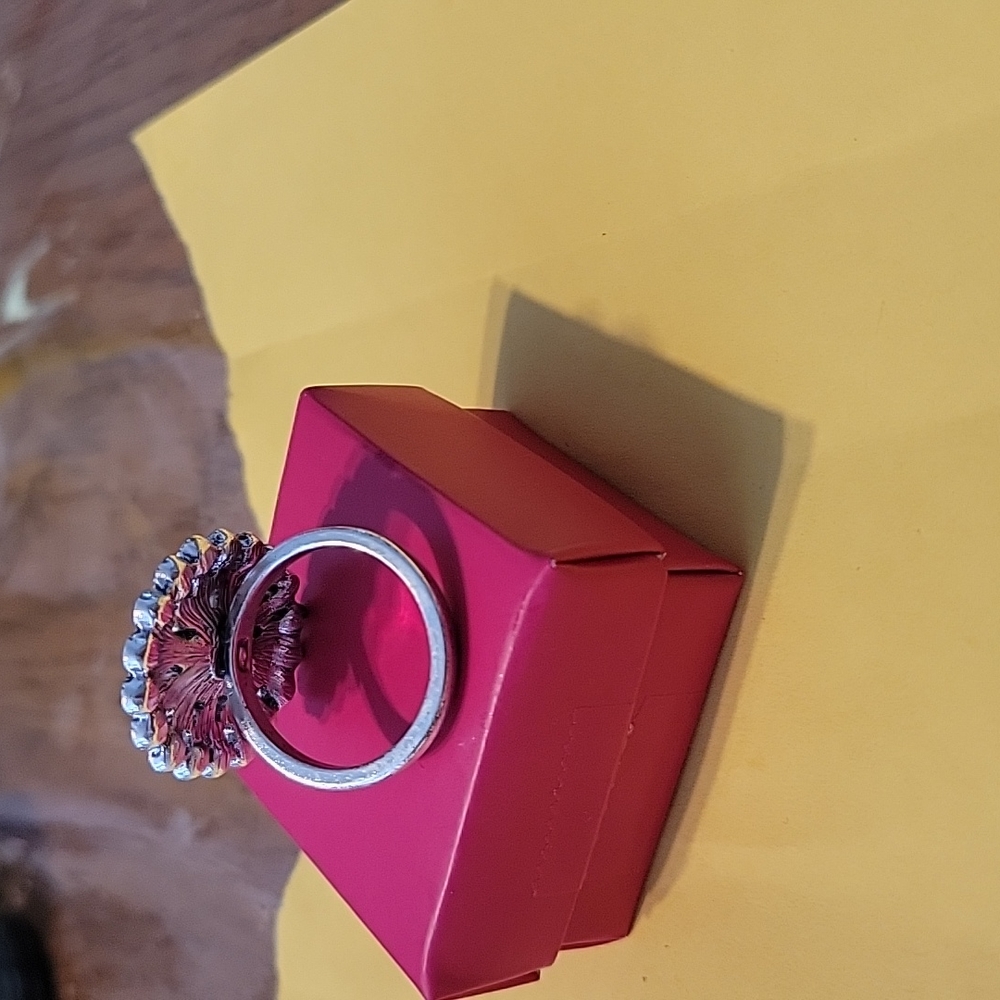 Very Beautiful Ring - image 3